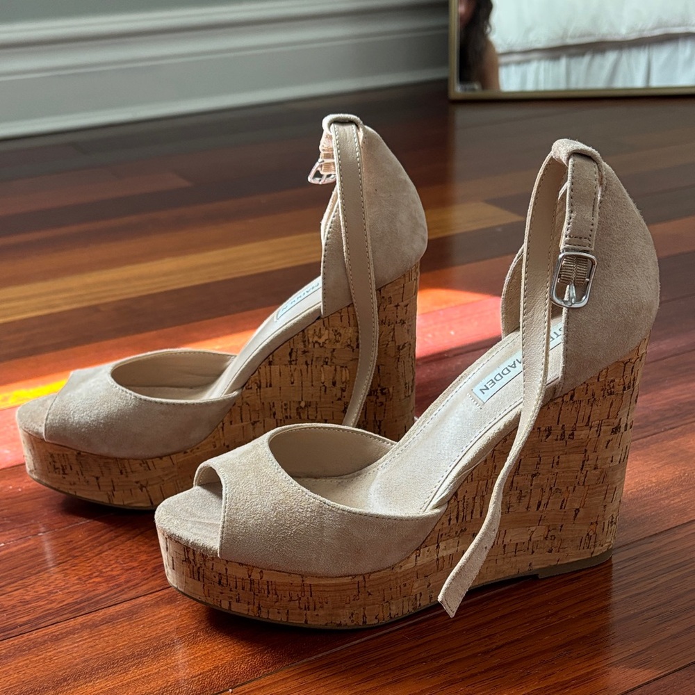 Steve Madden Beige Wedge Sandals - Picture 2 of 3